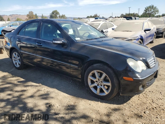 2007 Mercedes-Benz C 350 Sport z VIN WDBRF56H17F854050, wystawiony jako Copart lot #72775334 z przebiegiem 142 960 mil mil oraz Szkoda całkowita • Salvage title. Historia ofert i sprzedaży dostępna na DreamBid. Obrazek 4.