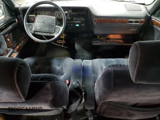 1991 Chrysler New Yorker z VIN 1C3XY66R1MD290977, wystawiony jako Copart lot #83359124 z przebiegiem 98 611 mil mil oraz Szkody całkowita. Historia ofert i sprzedaży dostępna na DreamBid. Obrazek 8.