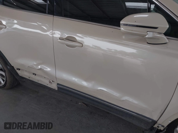 2018 Lincoln MKC Reserve с VIN 5LMCJ3C9XJUL23206, выставлен на аукционе IAAI как лот 42411951 с пробегом 60 904 миль миль и . История ставок и продаж доступна на DreamBid. Изображение 18.