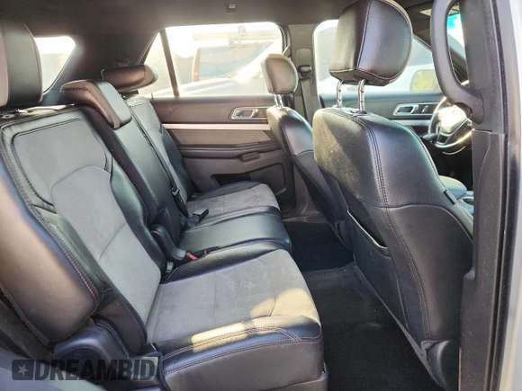 2017 Ford Explorer XLT z VIN 1FM5K7D81HGA03724, wystawiony jako Copart lot #65273065 z przebiegiem 129 554 mil mil oraz Czysty tytuł • Clean title. Historia ofert i sprzedaży dostępna na DreamBid. Obrazek 11.