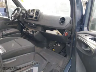 2019 Mercedes-Benz Sprinter Cargo Van with VIN WD4PF0CD5KP104611, listed as a IAAI auction lot 41256118 with 75,514 mi miles. Bid and sale history available at carsss.com. Image 5.
