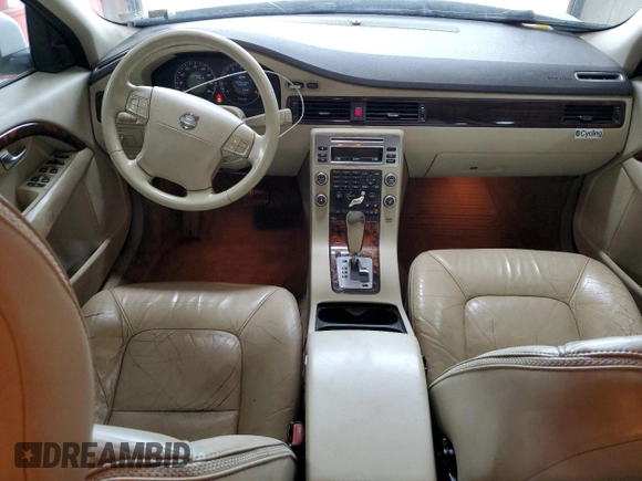 2008 Volvo XC70 z VIN YV4BZ982981031744, wystawiony jako Copart lot #55879525 z przebiegiem 207 436 mil mil oraz Szkoda całkowita • Salvage title. Historia ofert i sprzedaży dostępna na DreamBid. Obrazek 8.