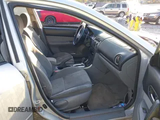 2008 Mazda 6 i Sport VE with VIN 1YVHP80C685M22712, listed as a IAAI auction lot 41778032 with 186,415 mi miles. Bid and sale history available at carsss.com. Image 5.