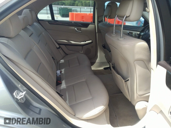 2014 Mercedes-Benz E 350 Sport z VIN WDDHF5KB2EA804546, wystawiony jako IAAI lot #42753310 z przebiegiem 182 861 mil mil oraz . Historia ofert i sprzedaży dostępna na DreamBid. Obrazek 8.