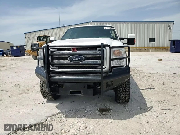 2015 Ford F-250 Lariat z VIN 1FT7W2BT5FED51952, wystawiony jako Copart lot #57121025 z przebiegiem 174 811 mil mil oraz Szkoda całkowita • Salvage title. Historia ofert i sprzedaży dostępna na DreamBid. Obrazek 14.