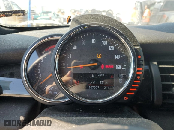 2016 MINI Hardtop S with VIN WMWXP7C55G3B49216, listed as a Copart auction lot 50579275 with 107,977 mi miles and Salvage Title. Bid and sale history available at DreamBid. Image 9.