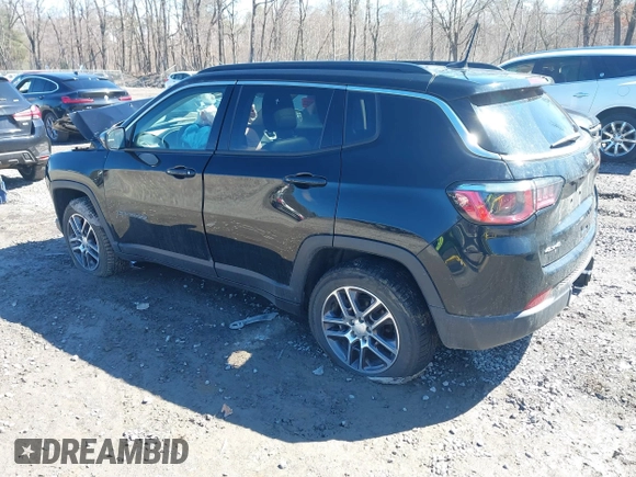 2020 Jeep Compass Latitude with VIN 3C4NJDBB5LT222386, listed as a IAAI auction lot 41851936 with 91,246 mi miles. Bid and sale history available at carsss.com. Image 3.