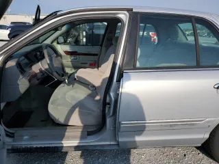 2000 Mercury Grand Marquis GS z VIN 2MEFM74W0YX715104, wystawiony jako Copart lot #54357855 z przebiegiem 111 231 mil mil oraz Szkoda całkowita • Salvage title. Historia ofert i sprzedaży dostępna na DreamBid. Obrazek 12.