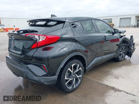 2020 Toyota C-HR LE z VIN JTNKHMBX1L1074377, wystawiony jako IAAI lot #42135672 z przebiegiem 88 846 mil mil oraz . Historia ofert i sprzedaży dostępna na DreamBid. Obrazek 4.