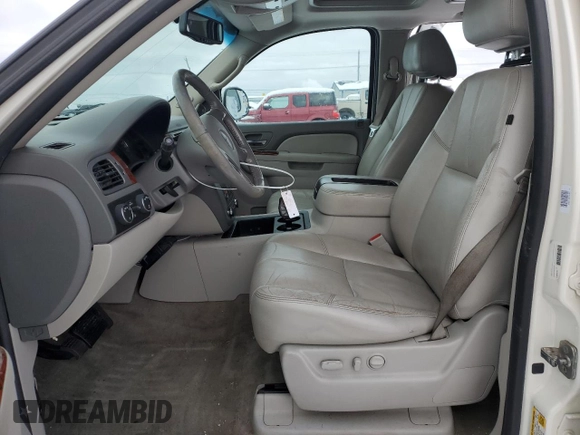 2014 GMC Yukon XL SLT with VIN 1GKS2KE78ER151549, listed as a Copart auction lot 44028675 with 176,209 mi miles and Salvage Title. Bid and sale history available at carsss.com. Image 7.