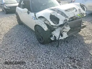 2011 MINI Convertible S z VIN WMWZP3C51BTX84327, wystawiony jako Copart lot #46111435 z przebiegiem Nie podano mil oraz Szkoda całkowita • Salvage title. Historia ofert i sprzedaży dostępna na DreamBid. Obrazek 11.