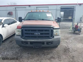 2000 Ford Super Duty F-250 XL with VIN 1FTNW20S8YEA75125, listed as a IAAI auction lot 41693619 with 197,417 mi miles. Bid and sale history available at carsss.com. Image 6.