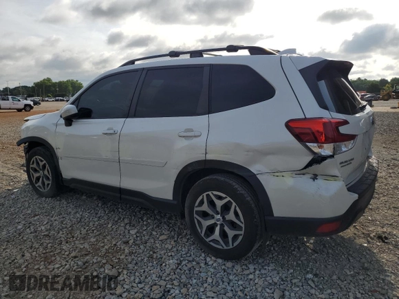 2019 Subaru Forester Premium with VIN JF2SKAECXKH464561, listed as a Copart auction lot 61057425 with 121,967 mi miles and Salvage title. Bid and sale history available at DreamBid. Image 2.