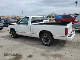 1992 GMC Sonoma with VIN 1GTCS14Z8N8505850, listed as a Copart auction lot 49582175 with 44,301 mi miles and Salvage Title. Bid and sale history available at carsss.com. Image 2.