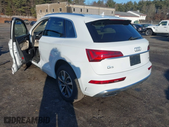 2024 Audi Q5 S line Premium z VIN WA1GAAFY5R2097223, wystawiony jako IAAI lot #41035850 z przebiegiem 1 234 mil mil oraz . Historia ofert i sprzedaży dostępna na DreamBid. Obrazek 3.
