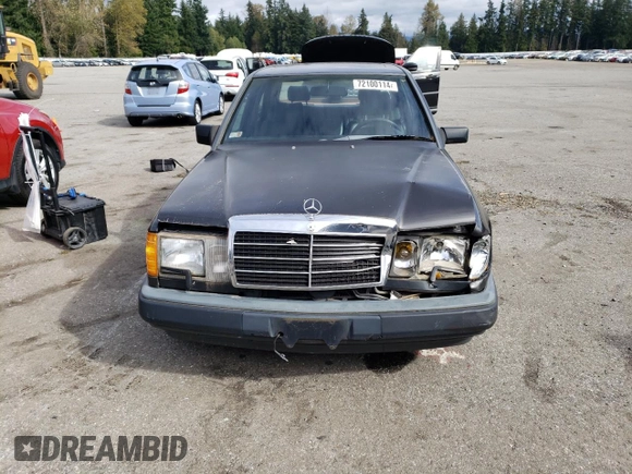 1989 Mercedes-Benz 300 E z VIN WDBEA30D8KB012989, wystawiony jako Copart lot #72100114 z przebiegiem 137 798 mil mil oraz Czysty tytuł • Clean title. Historia ofert i sprzedaży dostępna na DreamBid. Obrazek 5.