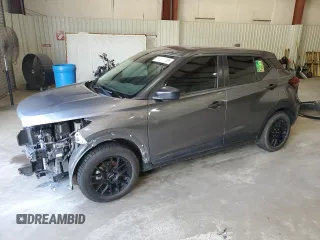2021 Nissan Kicks S z VIN 3N1CP5BV8ML505794, wystawiony jako Copart lot #55686385 z przebiegiem 79 261 mil mil oraz Szkoda całkowita • Salvage title. Historia ofert i sprzedaży dostępna na DreamBid. Obrazek 1.
