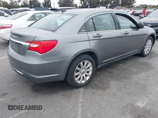 2012 Chrysler 200 Touring with VIN 1C3CCBBB6CN206059, listed as a IAAI auction lot 41882286 with 77,930 mi miles. Bid and sale history available at carsss.com. Image 4.