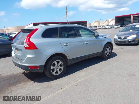 2012 Volvo XC60 3.2L z VIN YV4952DL7C2311729, wystawiony jako IAAI lot #42184732 z przebiegiem 143 680 mil mil oraz . Historia ofert i sprzedaży dostępna na DreamBid. Obrazek 4.
