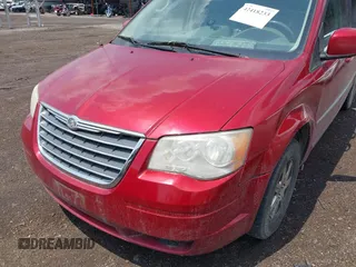 2010 Chrysler Town & Country Touring z VIN 2A4RR5D17AR109036, wystawiony jako IAAI lot #42418233 z przebiegiem 268 578 mil mil oraz . Historia ofert i sprzedaży dostępna na DreamBid. Obrazek 6.