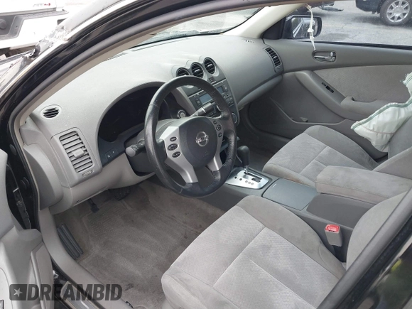 2007 Nissan Altima 2.5 with VIN 1N4AL21E67N483630, listed as a IAAI auction lot 41725228 with 135,792 mi miles. Bid and sale history available at carsss.com. Image 5.