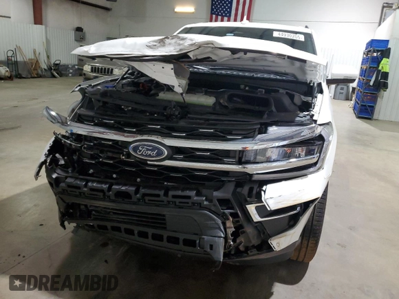 2024 Ford Expedition Limited with VIN 1FMJU1K86REB06546, listed as a Copart auction lot 44930205 with 2,901 mi miles and Salvage title. Bid and sale history available at DreamBid. Image 5.