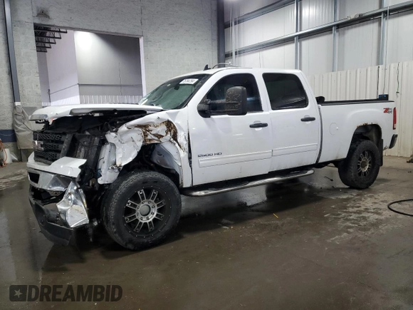 2011 GMC Sierra 2500HD SLE z VIN 1GT120C80BF152148, wystawiony jako Copart lot #75764754 z przebiegiem 193 798 mil mil oraz Szkoda całkowita • Salvage title. Historia ofert i sprzedaży dostępna na DreamBid. Obrazek 1.
