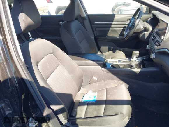 2020 Nissan Altima SV z VIN 1N4BL4DW5LN300300, wystawiony jako IAAI lot #42123005 z przebiegiem 143 185 mil mil oraz . Historia ofert i sprzedaży dostępna na DreamBid. Obrazek 5.