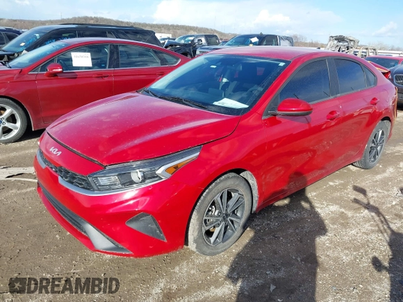 2022 Kia Forte LXS z VIN 3KPF24AD3NE490610, wystawiony jako IAAI lot #41710588 z przebiegiem 47 183 mil mil oraz . Historia ofert i sprzedaży dostępna na DreamBid. Obrazek 2.