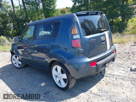 2010 Kia Soul + with VIN KNDJT2A23A7069815, listed as a IAAI auction lot 40173837 with 116,028 mi miles. Bid and sale history available at carsss.com. Image 3.