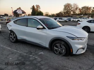 2021 Ford Mustang Mach-E Select z VIN 3FMTK1SS9MMA35016, wystawiony jako Copart lot #71589072 z przebiegiem Nie podano mil oraz . Historia ofert i sprzedaży dostępna na DreamBid. Obrazek 4.