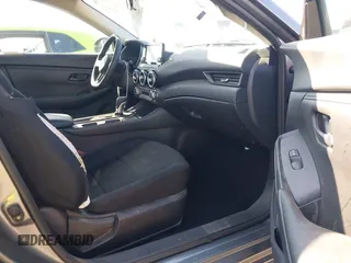 2024 Nissan Sentra S z VIN 3N1AB8BV1RY322769, wystawiony jako IAAI lot #41977736 z przebiegiem 5 112 mil mil oraz . Historia ofert i sprzedaży dostępna na DreamBid. Obrazek 5.