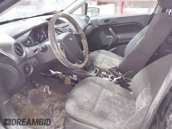 2014 Ford Fiesta S z VIN 3FADP4AJ2EM204157, wystawiony jako IAAI lot #42279297 z przebiegiem 155 374 mil mil oraz . Historia ofert i sprzedaży dostępna na DreamBid. Obrazek 6.