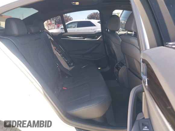 2023 BMW 5 Series 530e z VIN WBA13AG02PCM85786, wystawiony jako IAAI lot #41830816 z przebiegiem 44 695 mil mil oraz . Historia ofert i sprzedaży dostępna na DreamBid. Obrazek 8.
