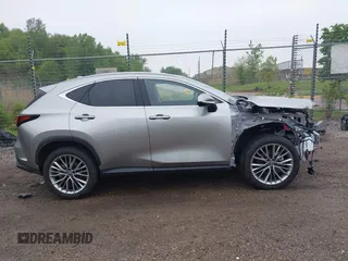 2025 Lexus NX 350h Premium z VIN JTJGKCEZ2S2054535, wystawiony jako IAAI lot #42300774 z przebiegiem 2 612 mil mil oraz . Historia ofert i sprzedaży dostępna na DreamBid. Obrazek 14.
