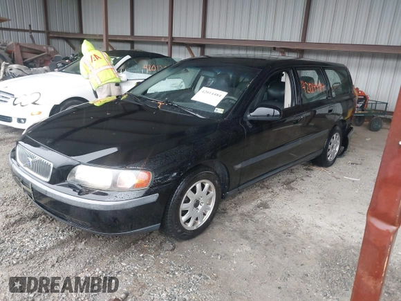 2002 Volvo V70 with VIN YV1SW61R821261424, listed as a IAAI auction lot 42014484 with 1 mi miles. Bid and sale history available at carsss.com. Image 2.