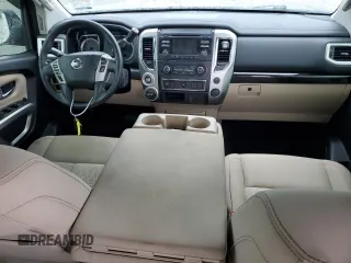 2017 Nissan Titan SV z VIN 1N6AA1EJ1HN572201, wystawiony jako Copart lot #54066705 z przebiegiem Nie podano mil oraz Czysty tytuł • Clean title. Historia ofert i sprzedaży dostępna na DreamBid. Obrazek 8.
