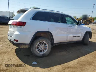 2020 Jeep Grand Cherokee Laredo E z VIN 1C4RJFAGXLC327107, wystawiony jako Copart lot #57259795 z przebiegiem 27 217 mil mil oraz Szkoda całkowita • Salvage title. Historia ofert i sprzedaży dostępna na DreamBid. Obrazek 3.