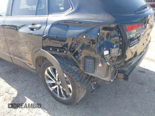 2024 Toyota Corolla Cross XLE z VIN 7MUDAAAG0RV080383, wystawiony jako IAAI lot #42032391 z przebiegiem 16 593 mil mil oraz . Historia ofert i sprzedaży dostępna na DreamBid. Obrazek 20.