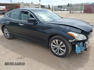 2013 Infiniti M with VIN JN1BY1AR8DM603168, listed as a IAAI auction lot 41889522 with 151,168 mi miles. Bid and sale history available at carsss.com. Image 1.