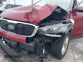 2020 Kia Sorento LX with VIN 5XYPG4A31LG686087, listed as a IAAI auction lot 41976544 with 111,158 mi miles and . Bid and sale history available at DreamBid. Image 6.