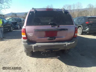 2002 Jeep Grand Cherokee Laredo with VIN 1J4GW48S92C169827, listed as a IAAI auction lot 41621901 with 169,373 mi miles. Bid and sale history available at carsss.com. Image 16.