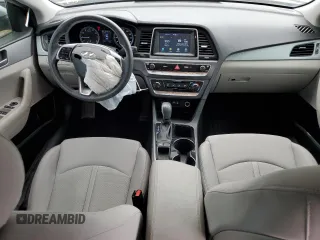 2019 Hyundai Sonata SE z VIN 5NPE24AF5KH759372, wystawiony jako Copart lot #58020925 z przebiegiem 61 363 mil mil oraz Szkoda całkowita • Salvage title. Historia ofert i sprzedaży dostępna na DreamBid. Obrazek 8.