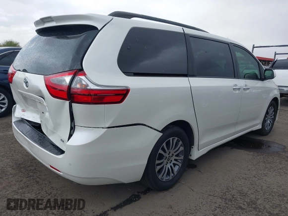 2020 Toyota Sienna XLE Auto Access Seat with VIN 5TDYZ3DC4LS080497, listed as a IAAI auction lot 41802566 with 74,049 mi miles. Bid and sale history available at carsss.com. Image 4.