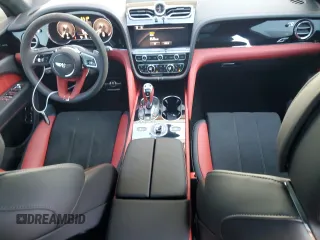 2023 Bentley Bentayga z VIN SJAAT2ZV8PC021680, wystawiony jako Copart lot #39350374 z przebiegiem 2441 mil mil oraz . Historia ofert i sprzedaży dostępna na DreamBid. Obrazek 8.