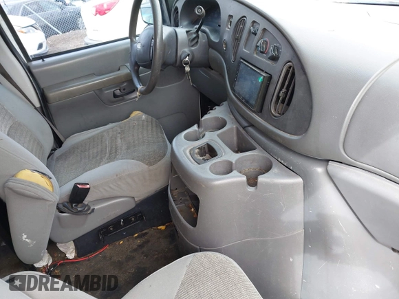 2003 Ford Econoline Cargo with VIN 1FTNE24223HC04321, listed as a IAAI auction lot 42015261 with 183,098 mi miles. Bid and sale history available at carsss.com. Image 5.
