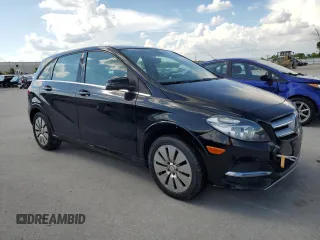 2014 Mercedes-Benz B with VIN WDDVP9ABXEJ003386, listed as a Copart auction lot 72568754 with 73,890 mi miles and Clean Title. Bid and sale history available at carsss.com. Image 4.