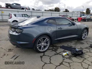 2022 Chevrolet Camaro 2LT with VIN 1G1FD1RX5N0111809, listed as a Copart auction lot 43728353 with 10,474 mi miles. Bid and sale history available at carsss.com. Image 3.