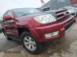 2005 Toyota 4Runner SR5 z VIN JTEBU14R458050898, wystawiony jako Copart lot #61281365 z przebiegiem 254 345 mil mil oraz Czysty tytuł • Clean title. Historia ofert i sprzedaży dostępna na DreamBid. Obrazek 1.