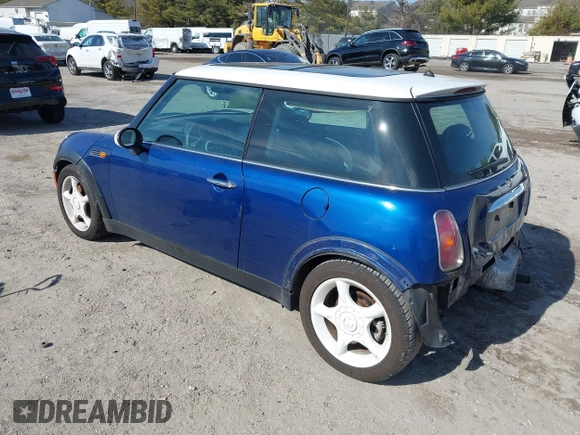 2002 MINI Hardtop with VIN WMWRC33482TC36492, listed as a IAAI auction lot 41633112 with 133,672 mi miles and . Bid and sale history available at DreamBid. Image 3.